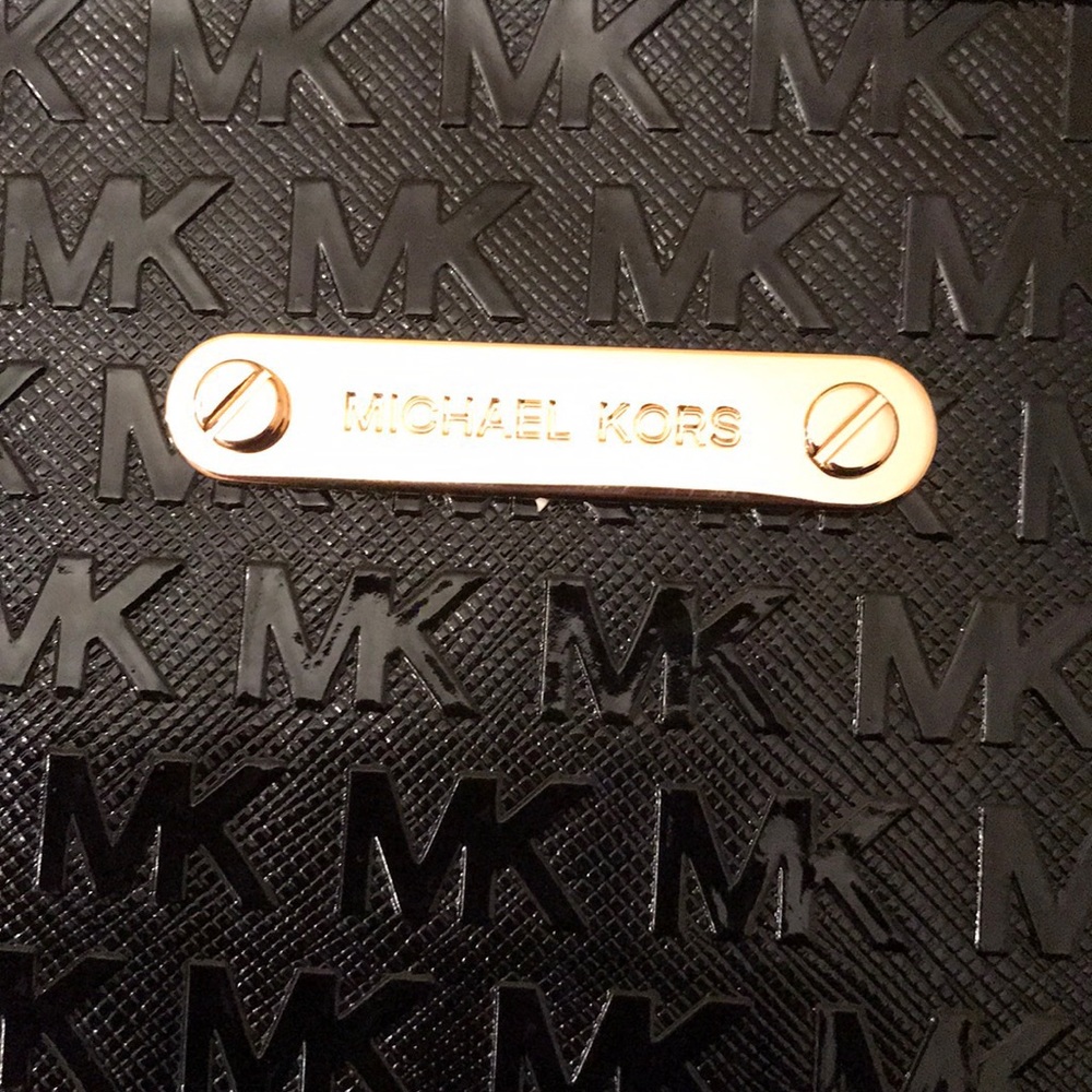 Michael Kors Logo Jet Set Carryall Tote - Picture 7 of 8